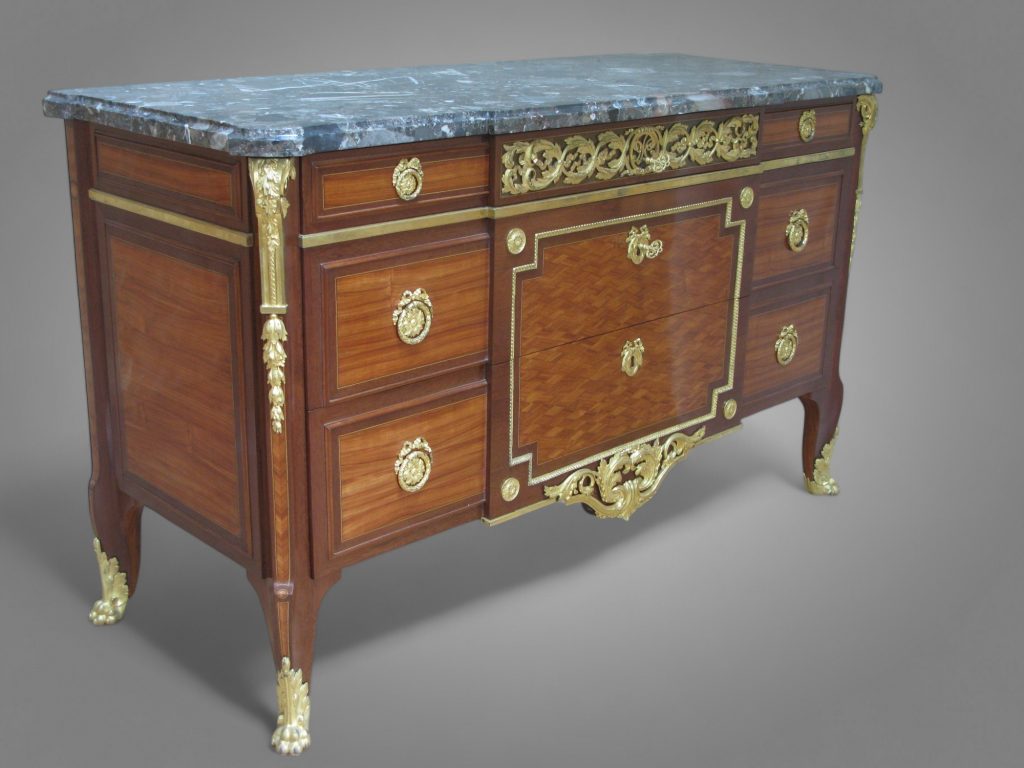 restauration marqueterie historique, Commode Riesener restauration, Secrétaire Louis XVI, techniques ébénisterie XVIIIe siècle, marqueterie traditionnelle